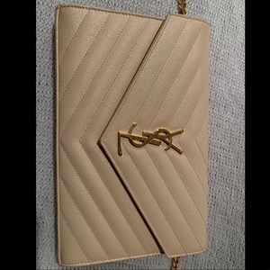 Saint Laurent Matelasse Wallet on chain in Nude